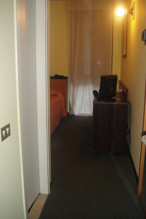 Hotel Scala Nord Milano Phòng bức ảnh
