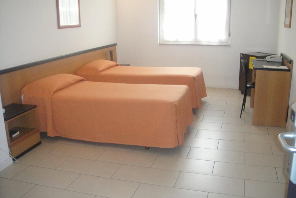 Hotel Scala Nord Milano Phòng bức ảnh